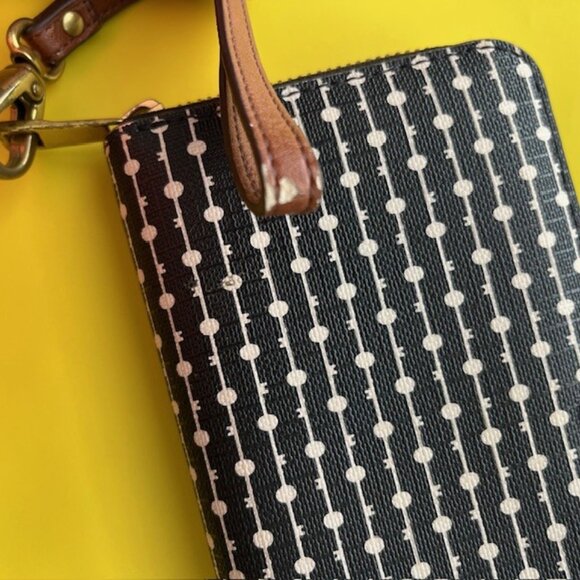 Fossil Keyper Coated Canvas Wristlet Wallet, Navy, Cream, Brown - Picture 6 of 16